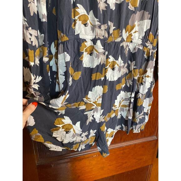 Old Navy Women's Large Gray Floral Drawstring Romper Bishop Sleeves - Picture 7 of 8
